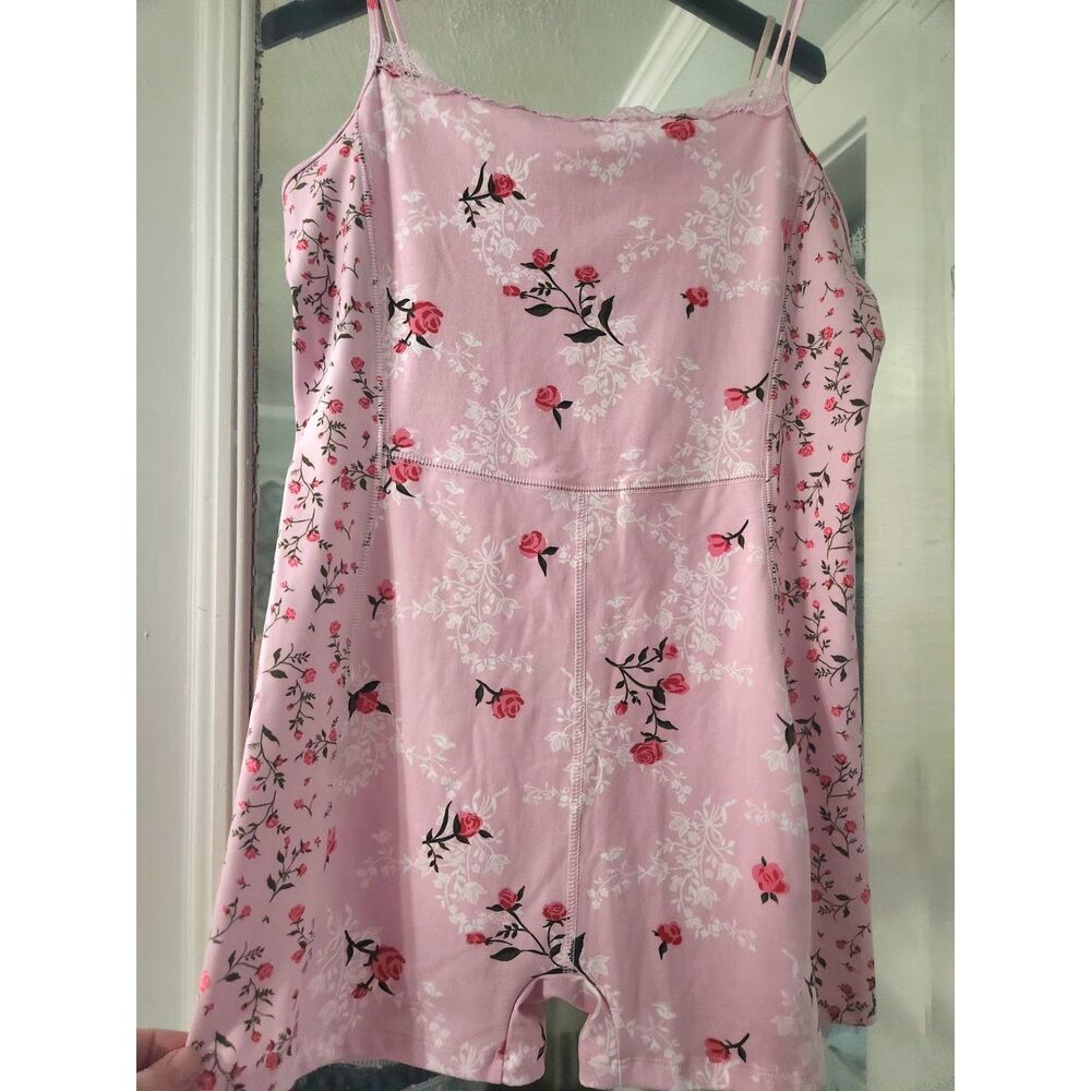 Butter Bliss, Wild Fable Women's pink , floral print, essential romper. sz large
